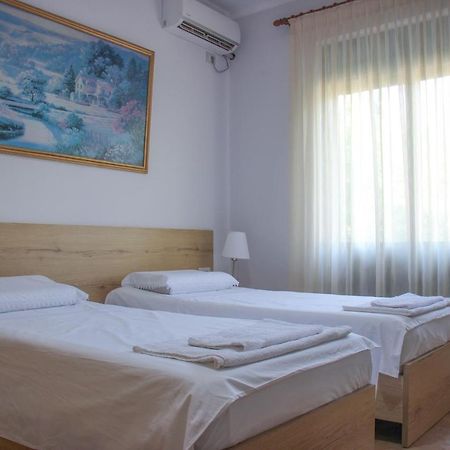 Ballo Apartments Gjirokastër Eksteriør billede