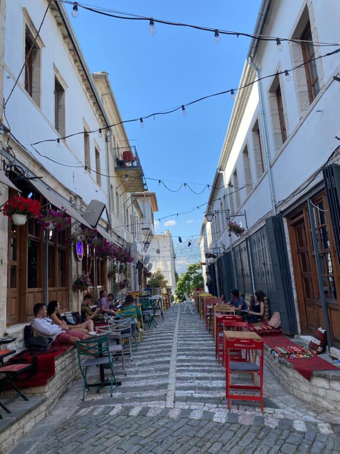Ballo Apartments Gjirokastër Eksteriør billede