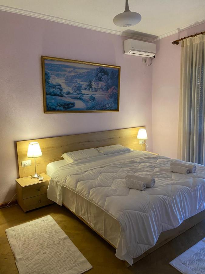 Ballo Apartments Gjirokastër Eksteriør billede