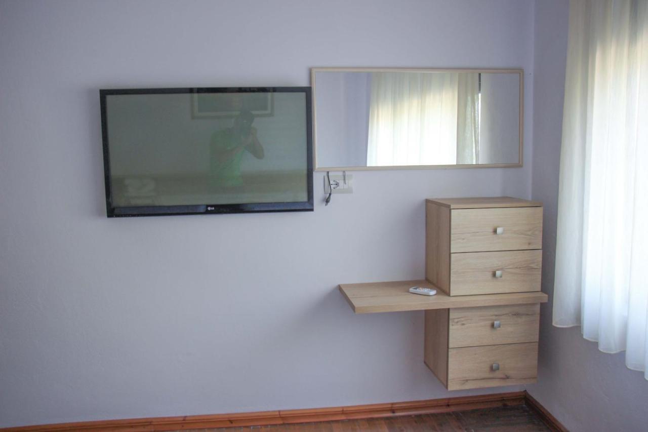 Ballo Apartments Gjirokastër Eksteriør billede