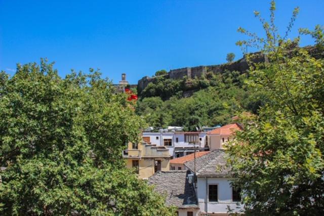 Ballo Apartments Gjirokastër Eksteriør billede