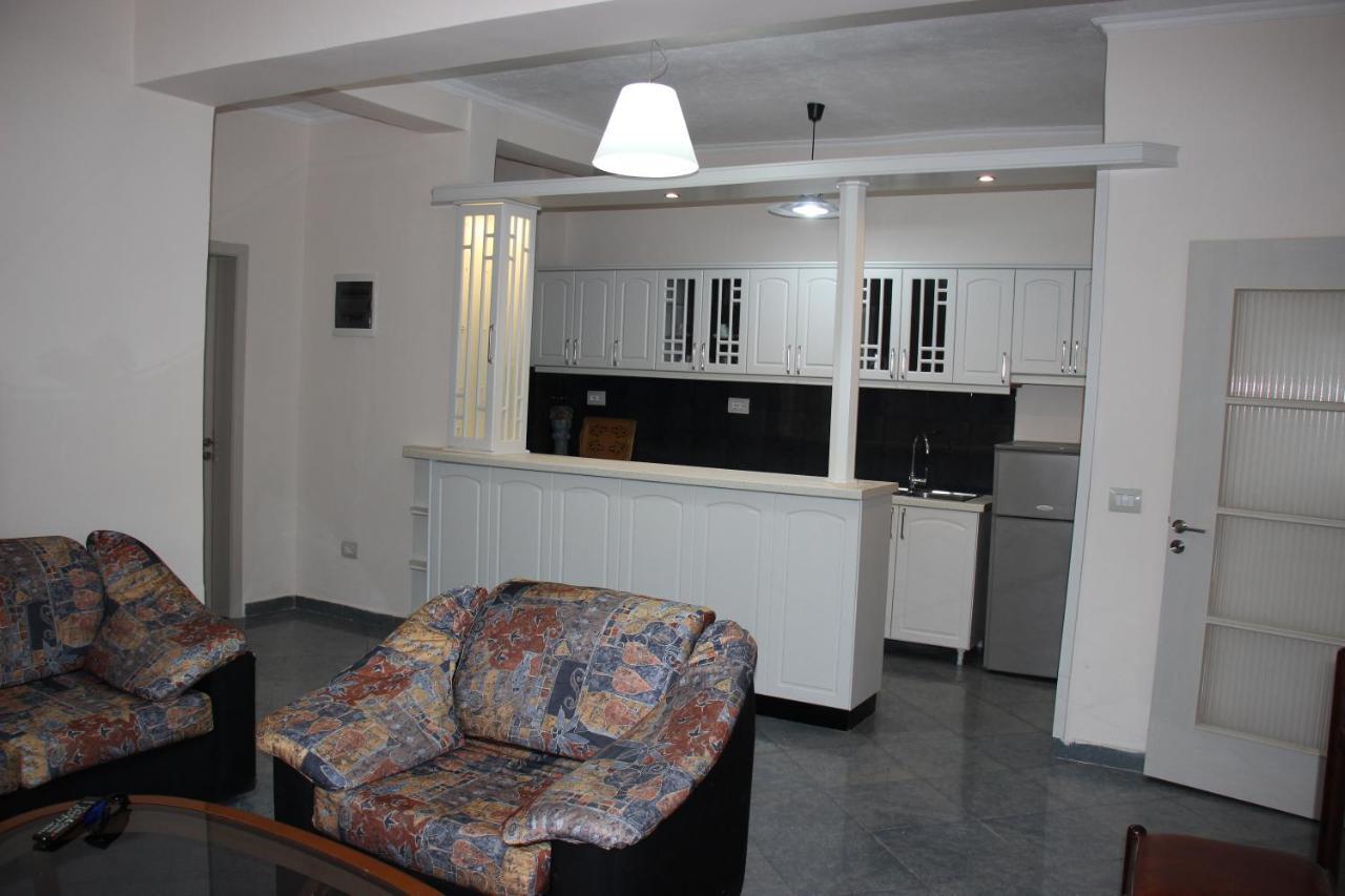 Ballo Apartments Gjirokastër Eksteriør billede