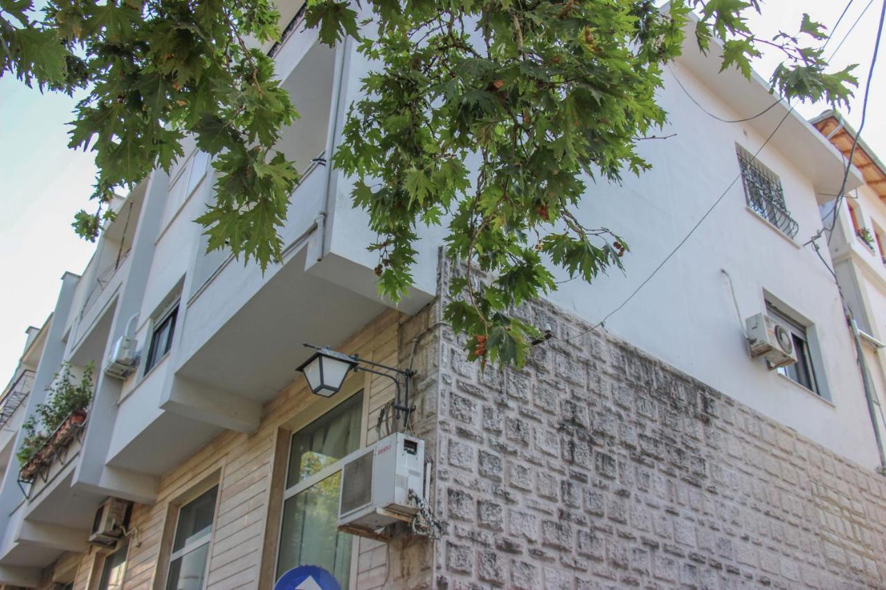 Ballo Apartments Gjirokastër Eksteriør billede