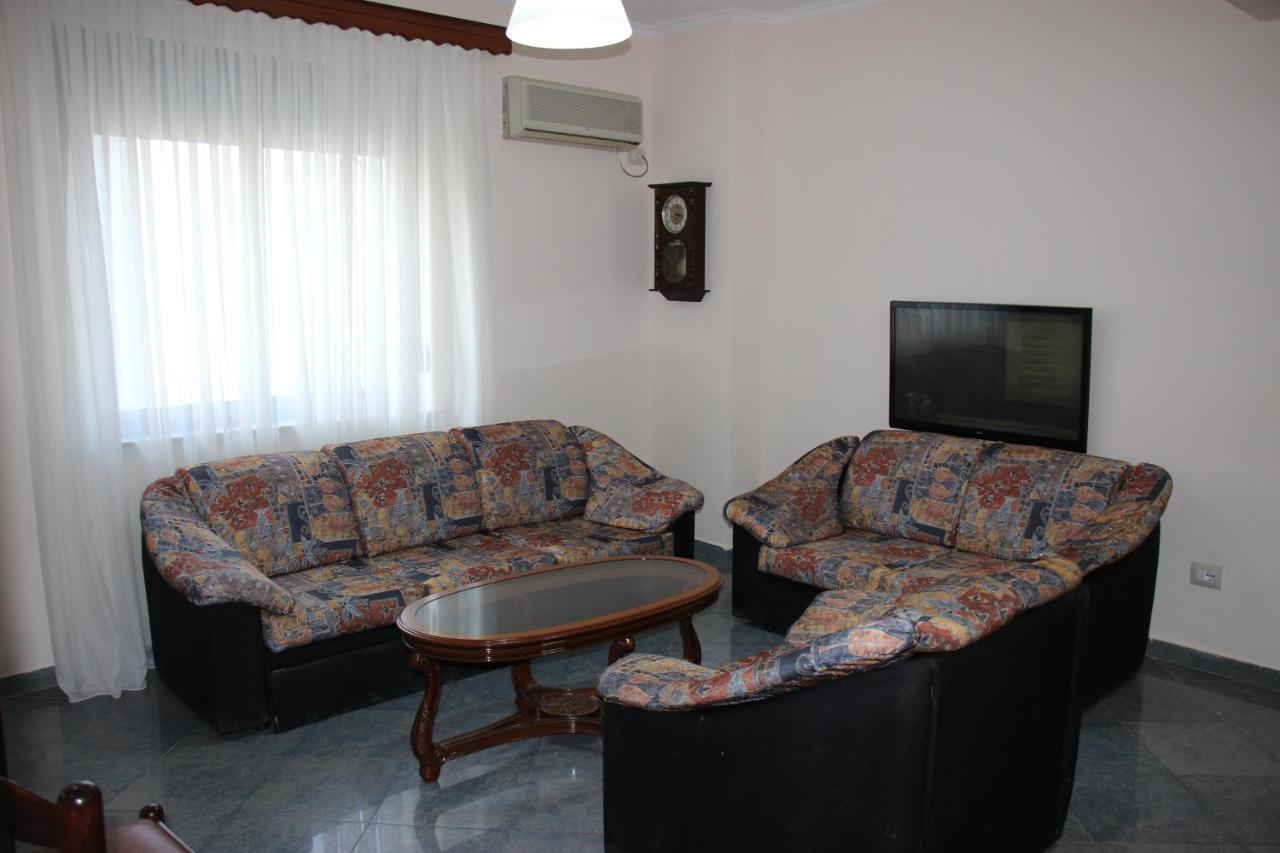 Ballo Apartments Gjirokastër Eksteriør billede