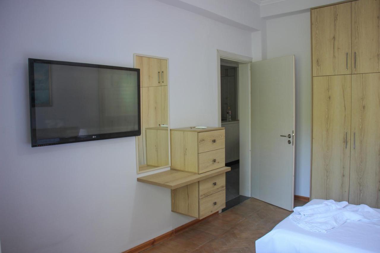 Ballo Apartments Gjirokastër Eksteriør billede