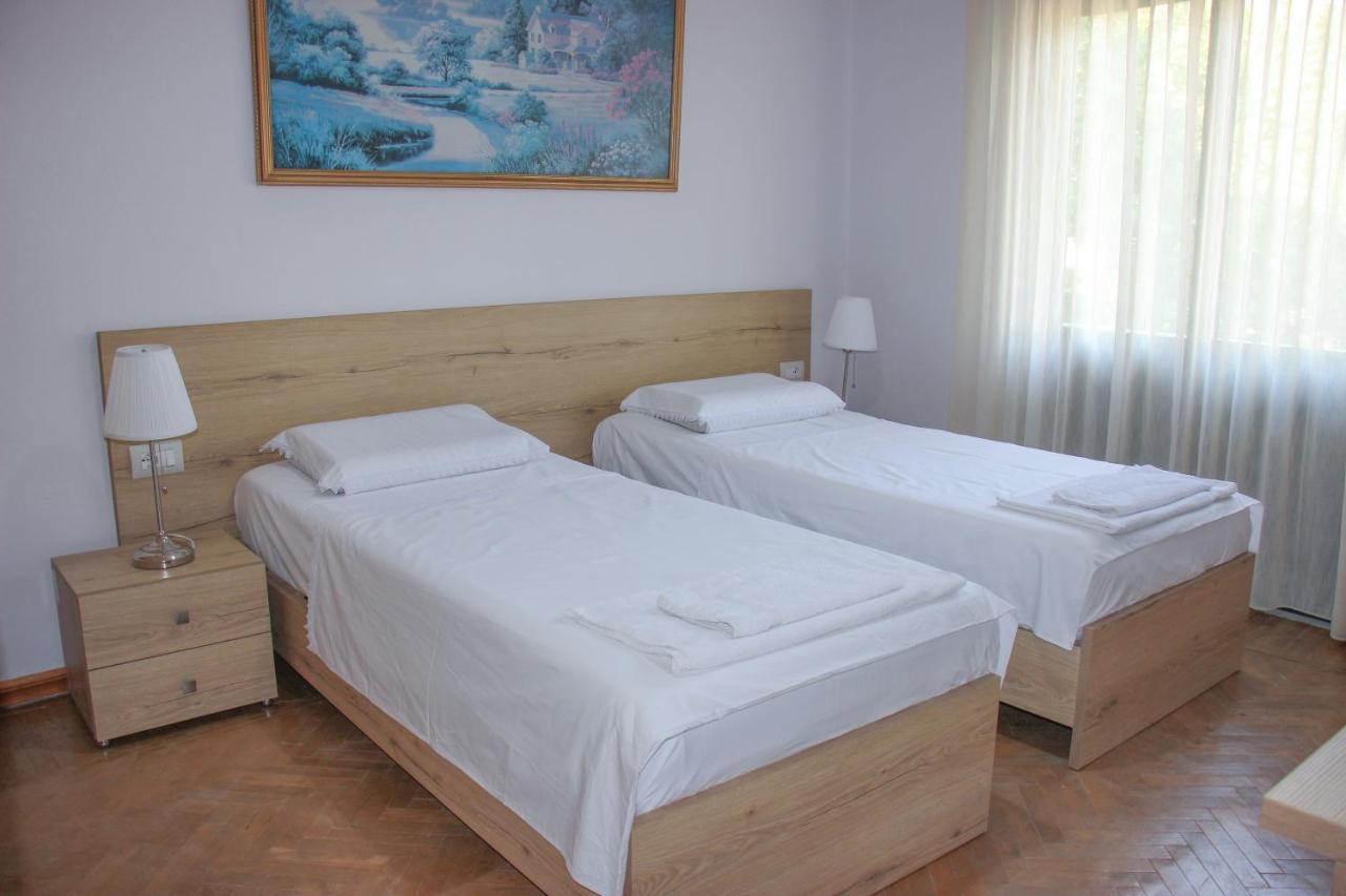 Ballo Apartments Gjirokastër Eksteriør billede