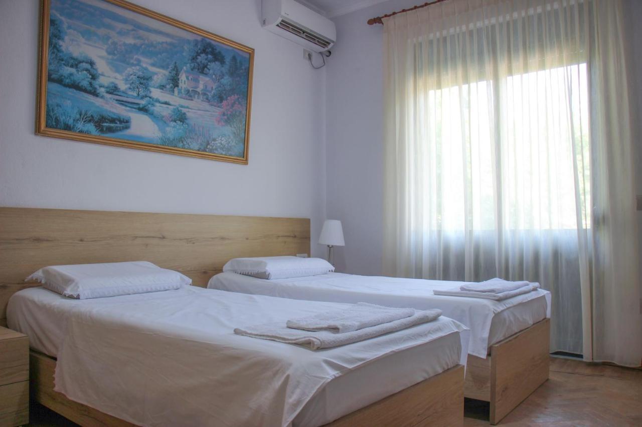 Ballo Apartments Gjirokastër Eksteriør billede