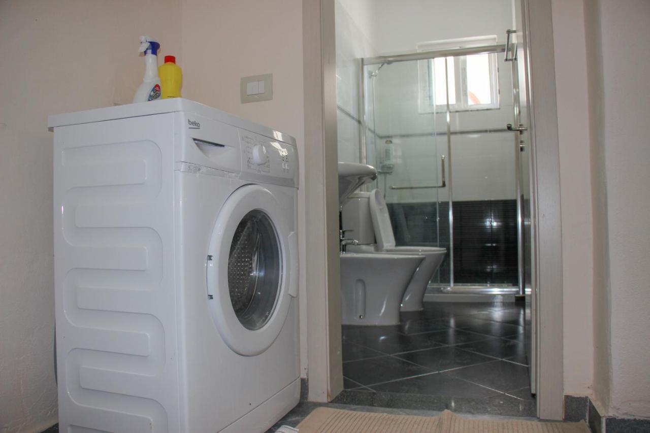 Ballo Apartments Gjirokastër Eksteriør billede